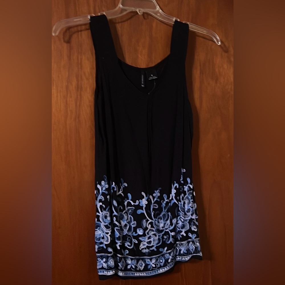 New Direction Dark Navy w/ lt. blue embroidery Boho styling sz M NWT